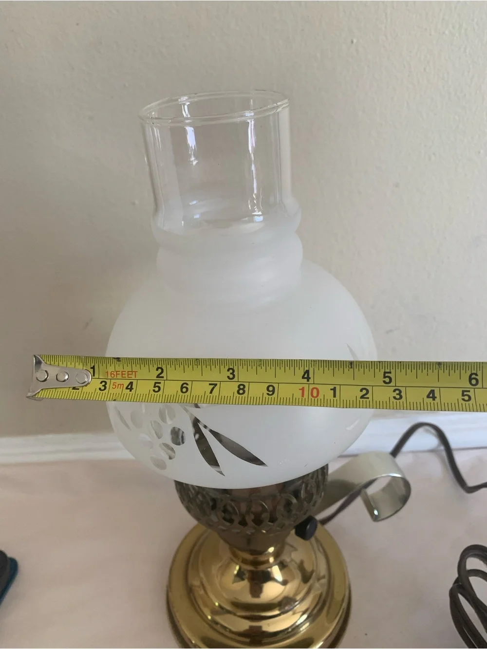 Vintage Electric Brass & Glass Hurricane Lamp Etched Grape Vine Shade table lamp